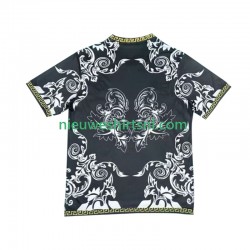 Real Madrid Heren Shirt met Bedrukking Versace Black Edition Thuis 2024-2025 Korte Mouw